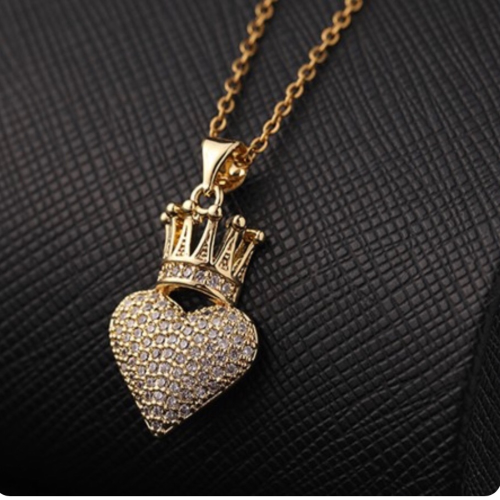 Valentine’s Day Heart Crown Shaped Necklace
